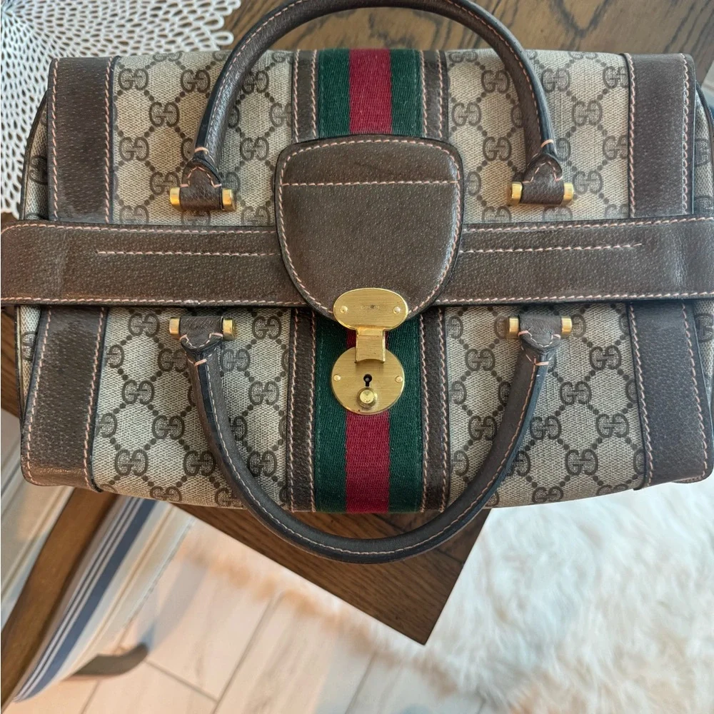 Gucci Beige GG Supreme Canvas Top Handle Bag with Green and Red Web - Picture 2 of 9